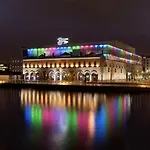 Modern Centre *